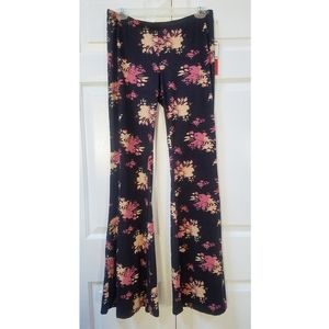 Hot Kiss bell bottom style pants, size large